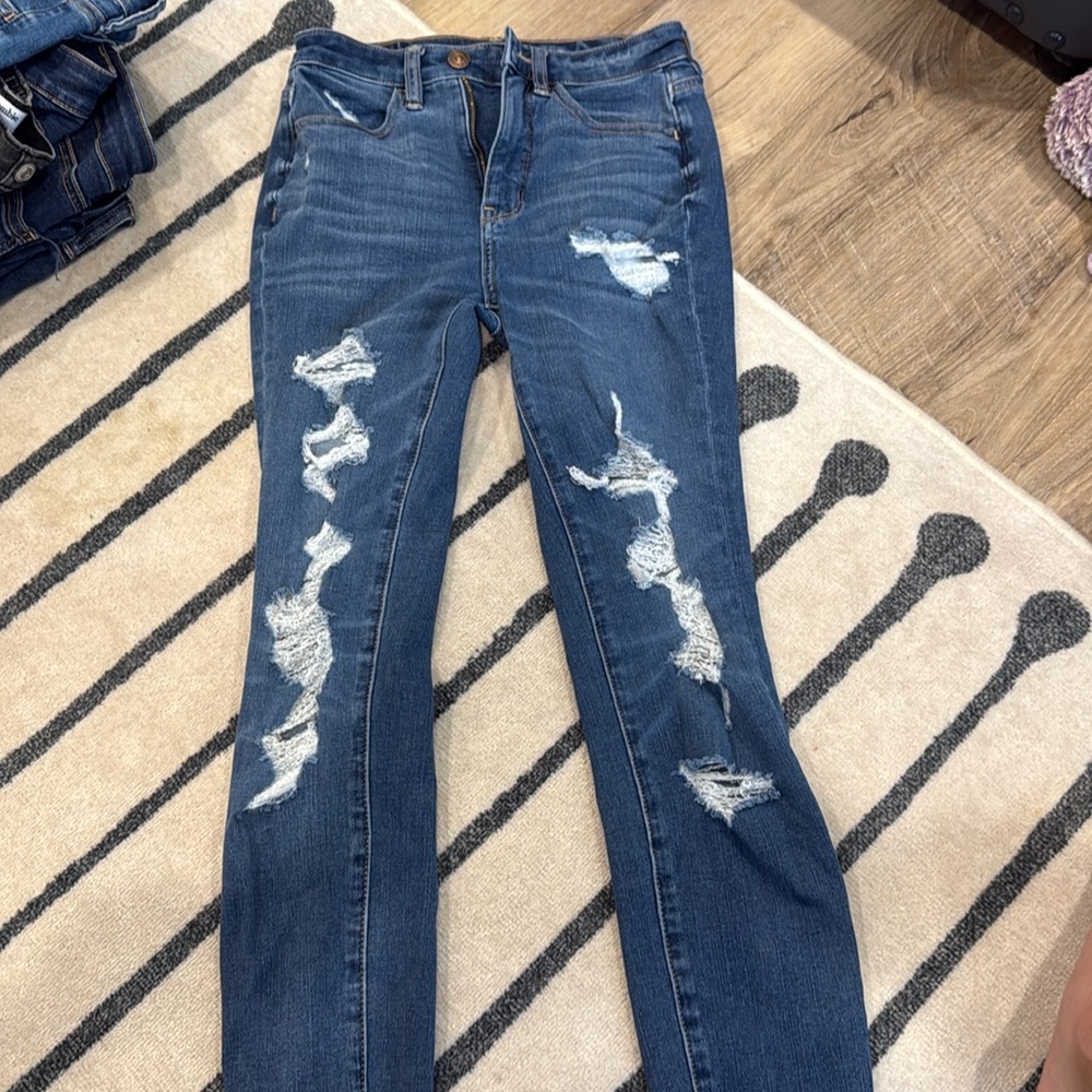 Skinny women’s ripped jeans